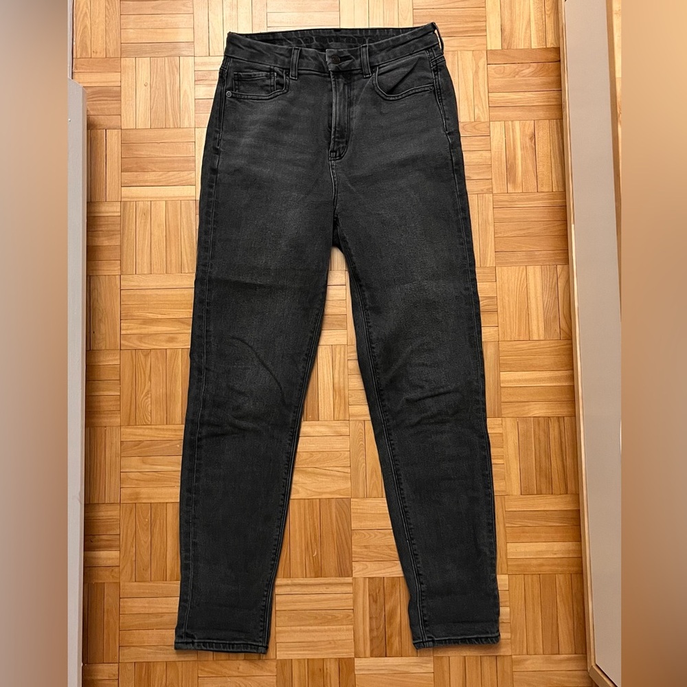 American Eagle Black Wash Stretch Mom Jean